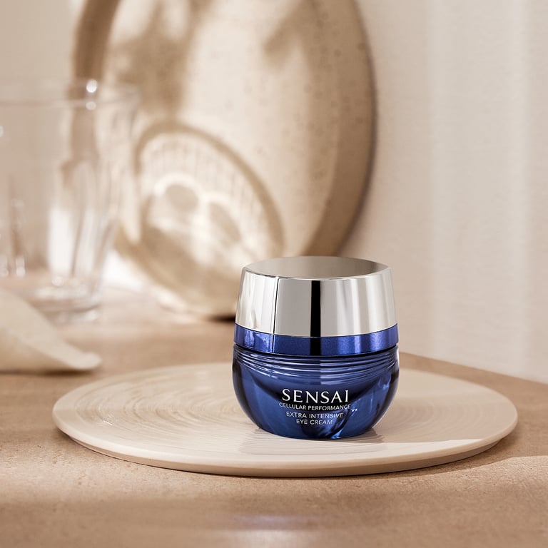 Cellular Performance Extra Intensive Eye Cream 15 ml de Sensai - imagen 7 de 19