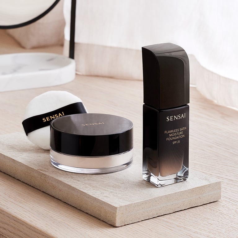 Sensai Flawless Satin Foundation SPF20 #203-Neutralbeig von Sensai