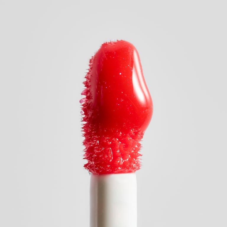 Total Lip Gloss In Colours #02 - Akebono Red de Sensai - imagen 3 de 18