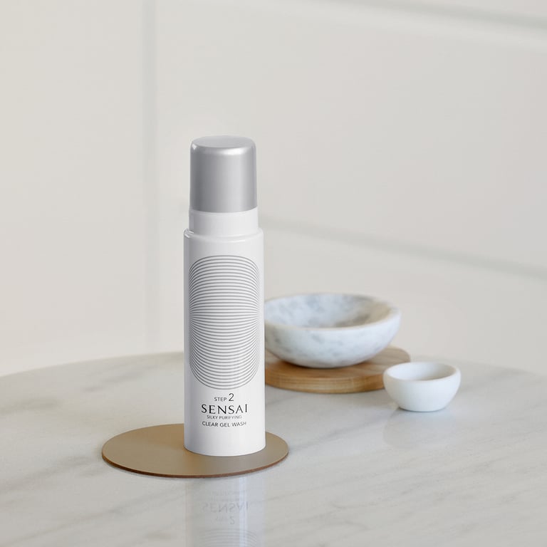 Silky Purifying Clear Gel Face Wash 145 ml di Sensai - imagen 7 de 15