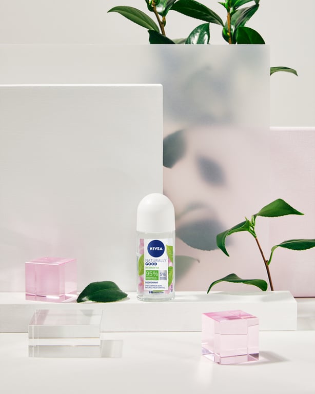 Naturally Good Green Tea Deo Roll-On 50 ml von Nivea