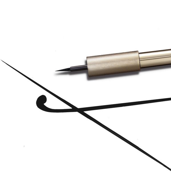 Matte Signature Eyeliner #01-Ink di L'Oreal Paris
