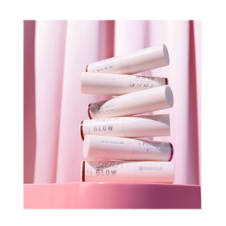 Satin Glow Luminous Shine Lipstick #01 Whole Latte Love de Essence
