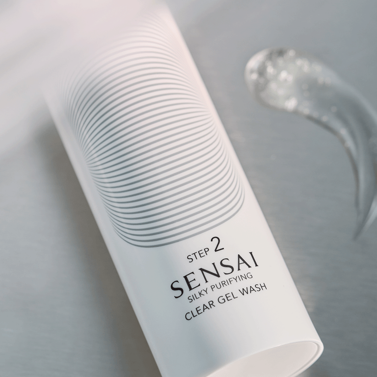 Silky Purifying Clear Gel Face Wash 145 ml di Sensai - imagen 8 de 15
