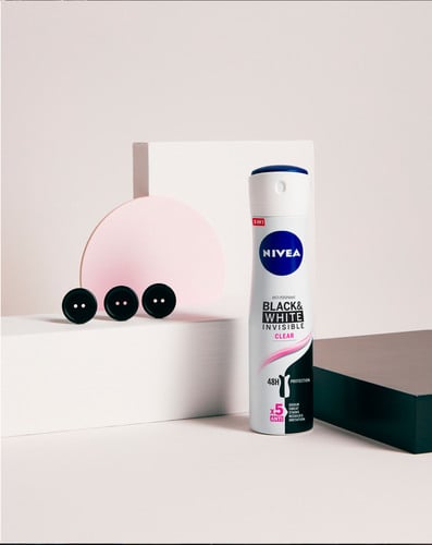 Black White Invisible Original Deodorant Spray 200 ml von Nivea