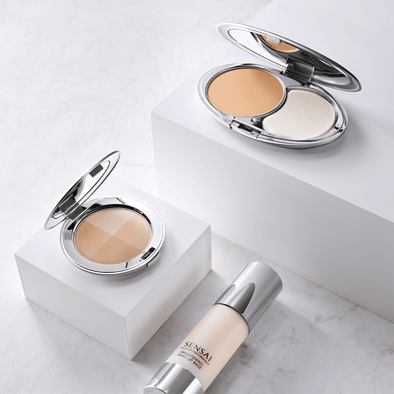 Cellular Performance Pressed Powder de Sensai - imagen 4 de 7