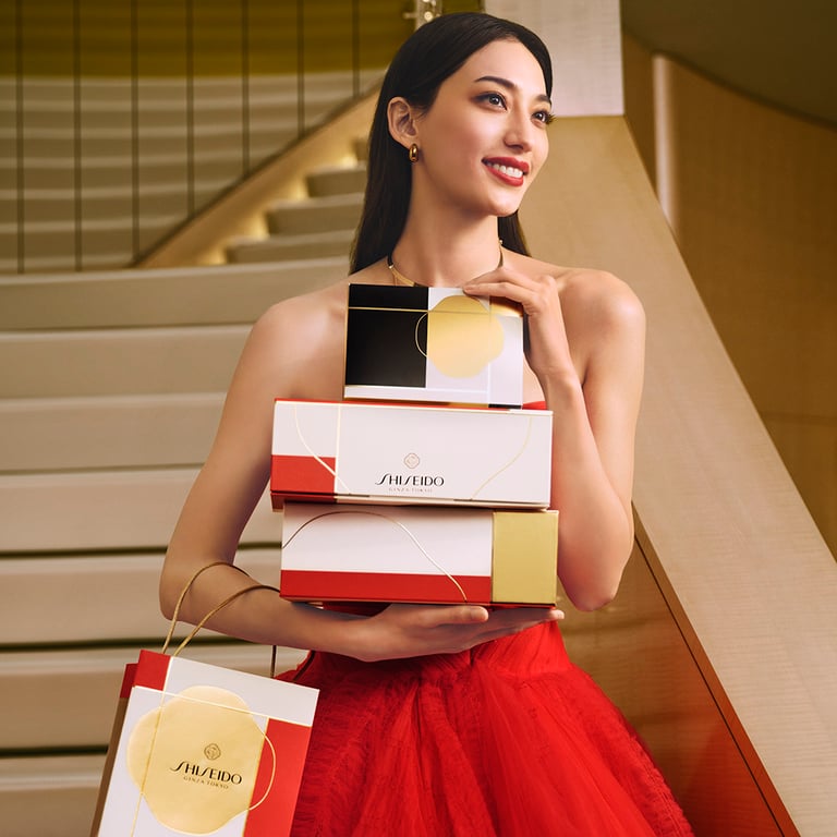 Vital Perfection Uplifting Firming Cream 50 ml Set 4 Pezzi di Shiseido