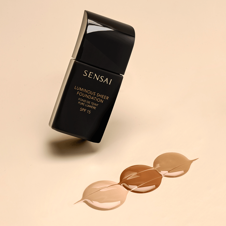 Luminous Sheer Foundation #LS102 - Ivory Beige - imagen 8 de 19