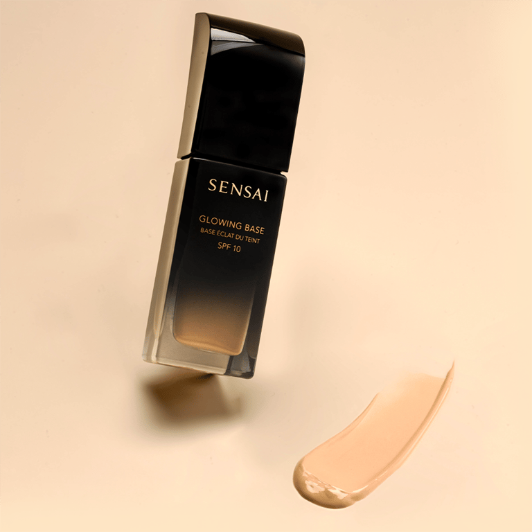 Glowing Base SPF10 30 ml de Sensai - imagen 7 de 20
