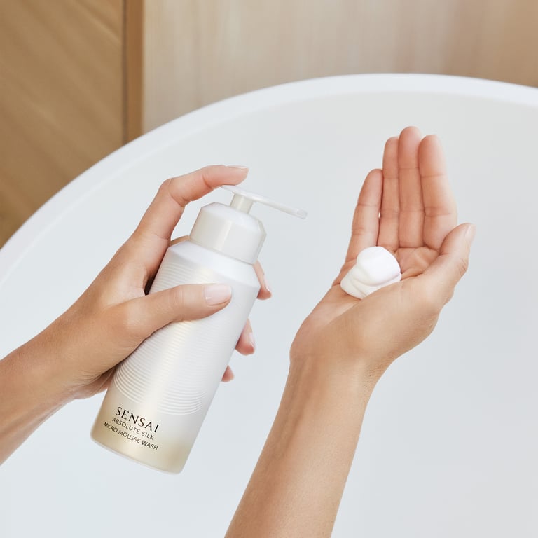 Absolute Silk Micro Mousse Wash 180 ml von Sensai