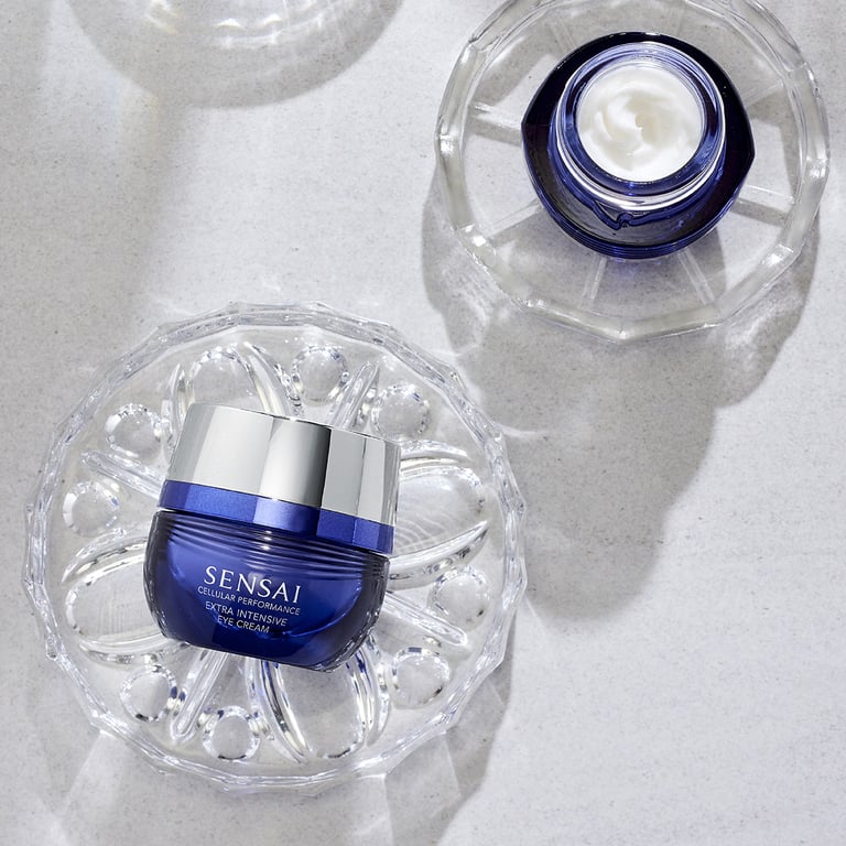 Cellular Performance Extra Intensive Eye Cream 15 ml de Sensai - imagen 9 de 19
