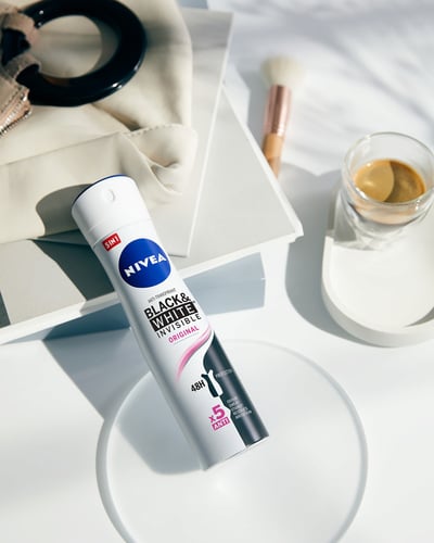 Black White Invisible Original Deodorant Spray 200 ml von Nivea