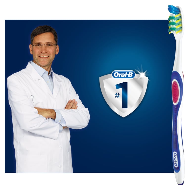 Pro-Expert CrossAction Escova De Dentes Média da Oral-B