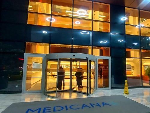 Aleksandra Glotovaning yalangoch fotosuratlari