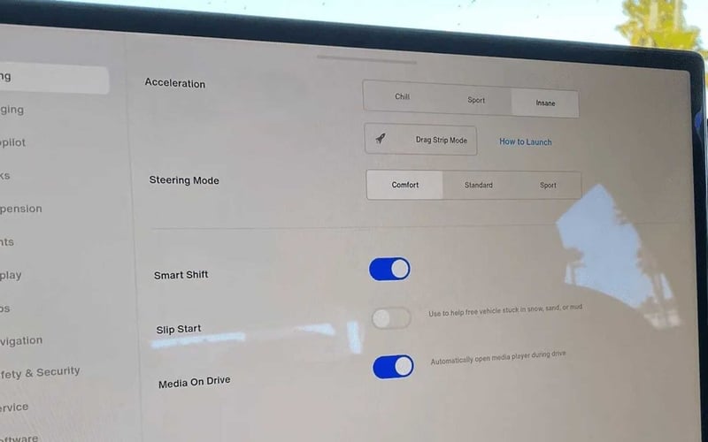 Tesla Roadster screenshot 3