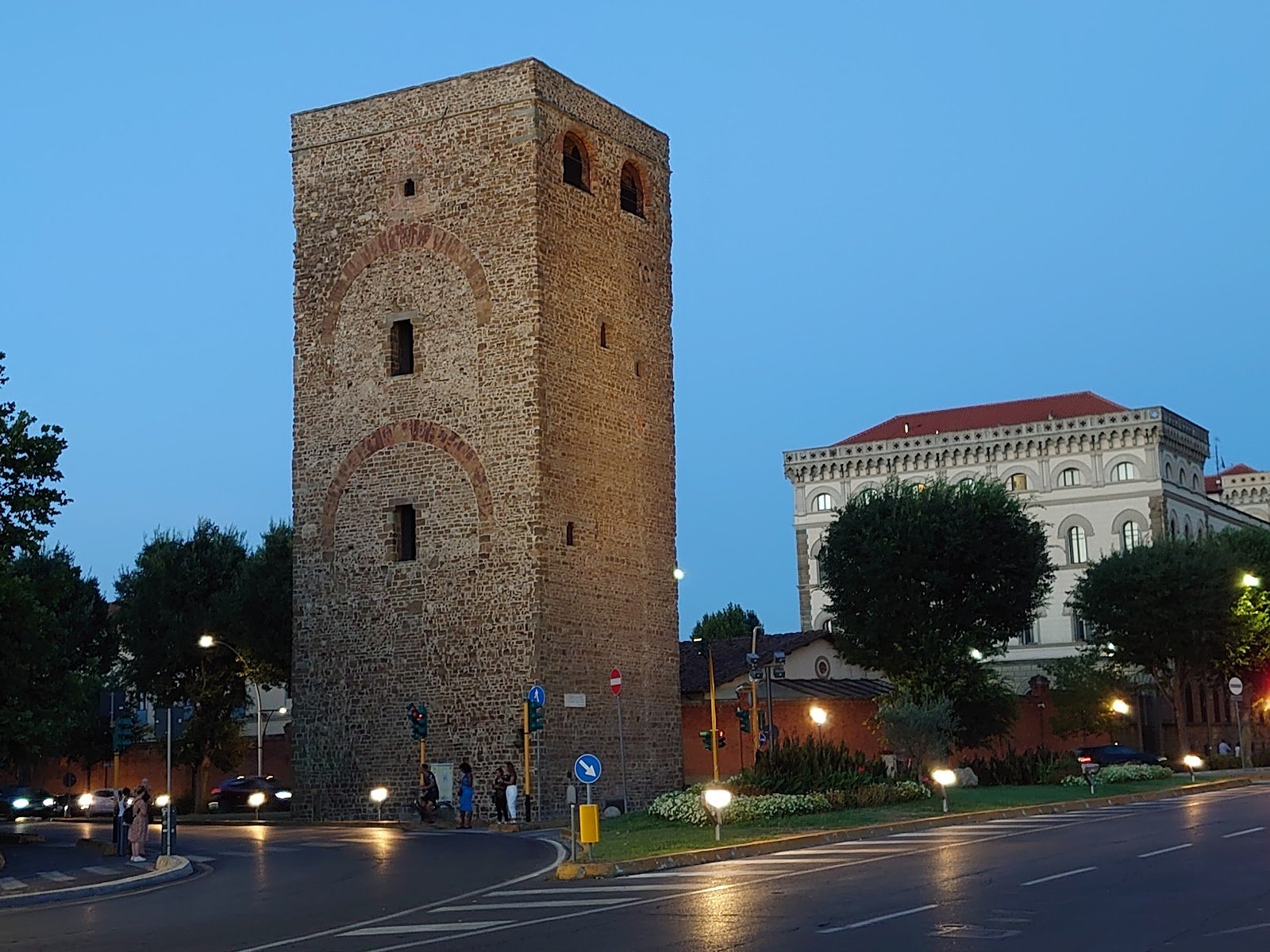Torre della Zecca — Historical landmark in Santa Croce, Florence