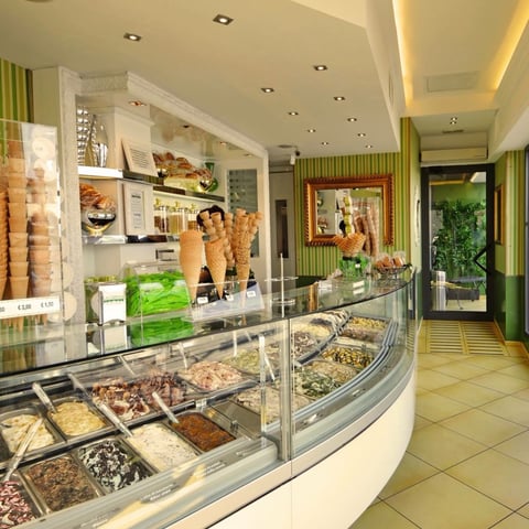 Gelateria La Carraia — Ice cream shop in Oltrarno · Florence
