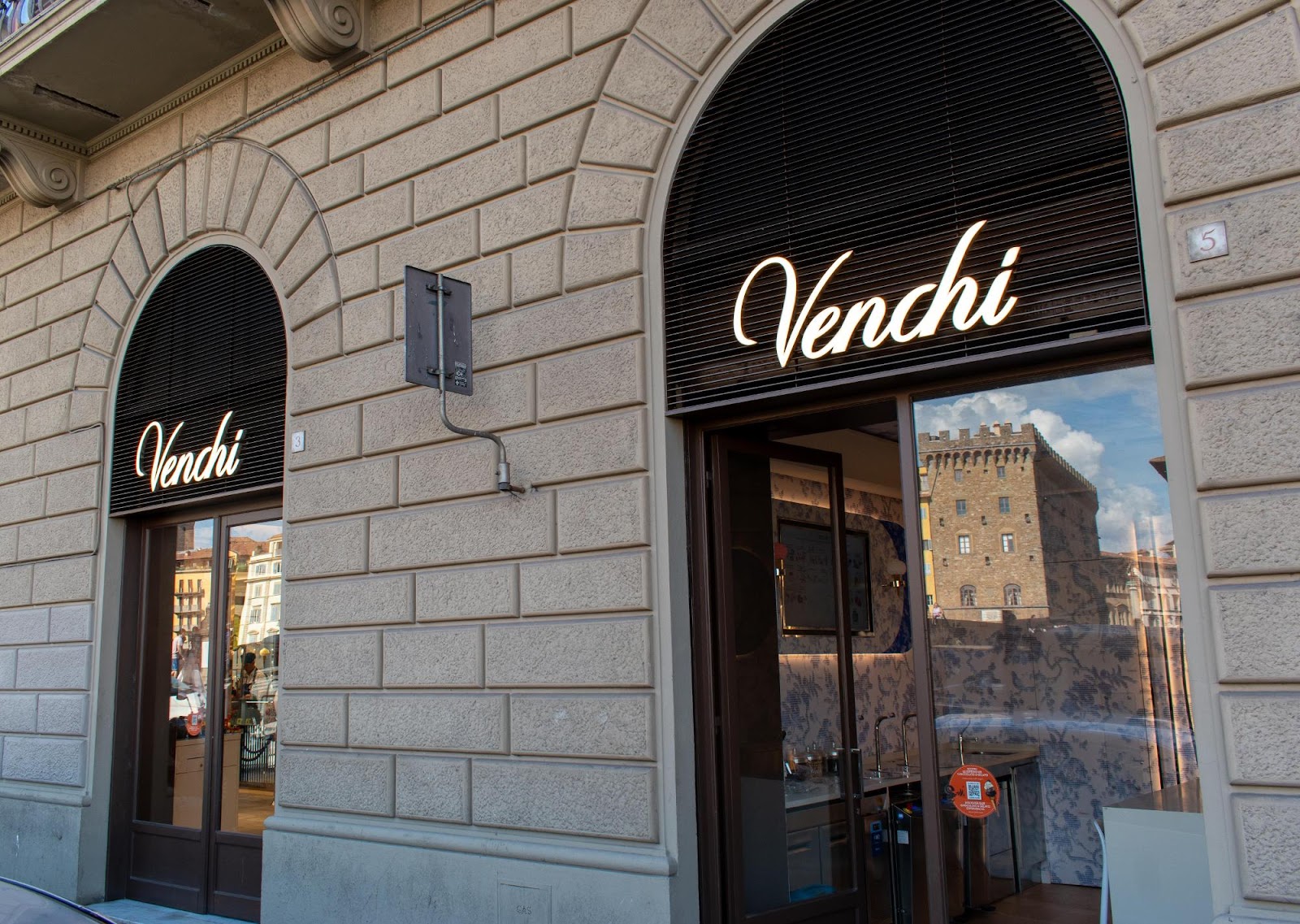 Laboratorio Venchi Cioccolato e Gelato, Firenze Ponte Santa Trinita — Chocolate shop in Oltrarno, Florence