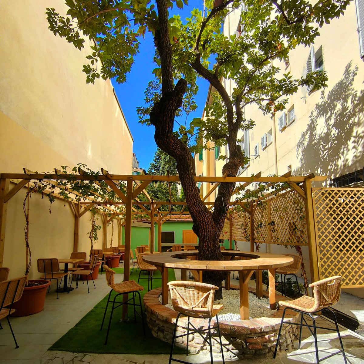 Sushiland Florence Garden — RESTAURANT in San Lorenzo, Florence