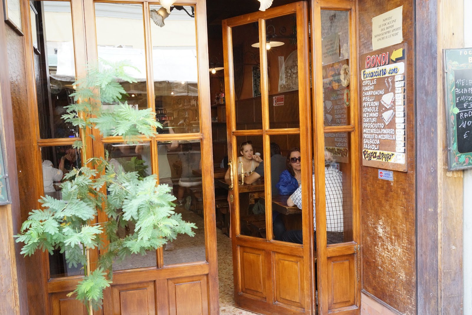 Bondi Le Focaccine — Pizza restaurant in San Lorenzo, Florence