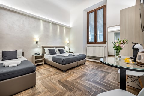 B&B Lorenzo de' Medici — Bed and breakfast in San Lorenzo · Florence