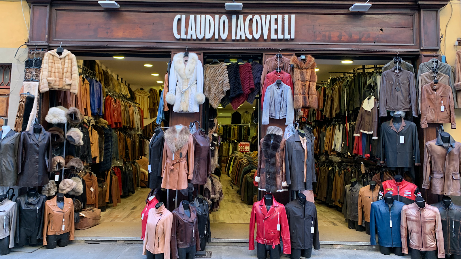 Claudio Iacovelli Leather Factory — Store in San Lorenzo, Florence