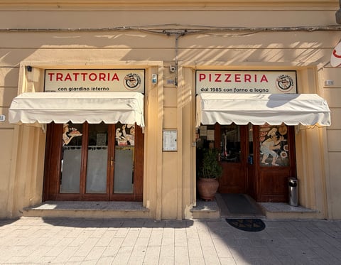 Pizzeria Trattoria San Jacopino — Pizza restaurant in Outer Florence · Florence