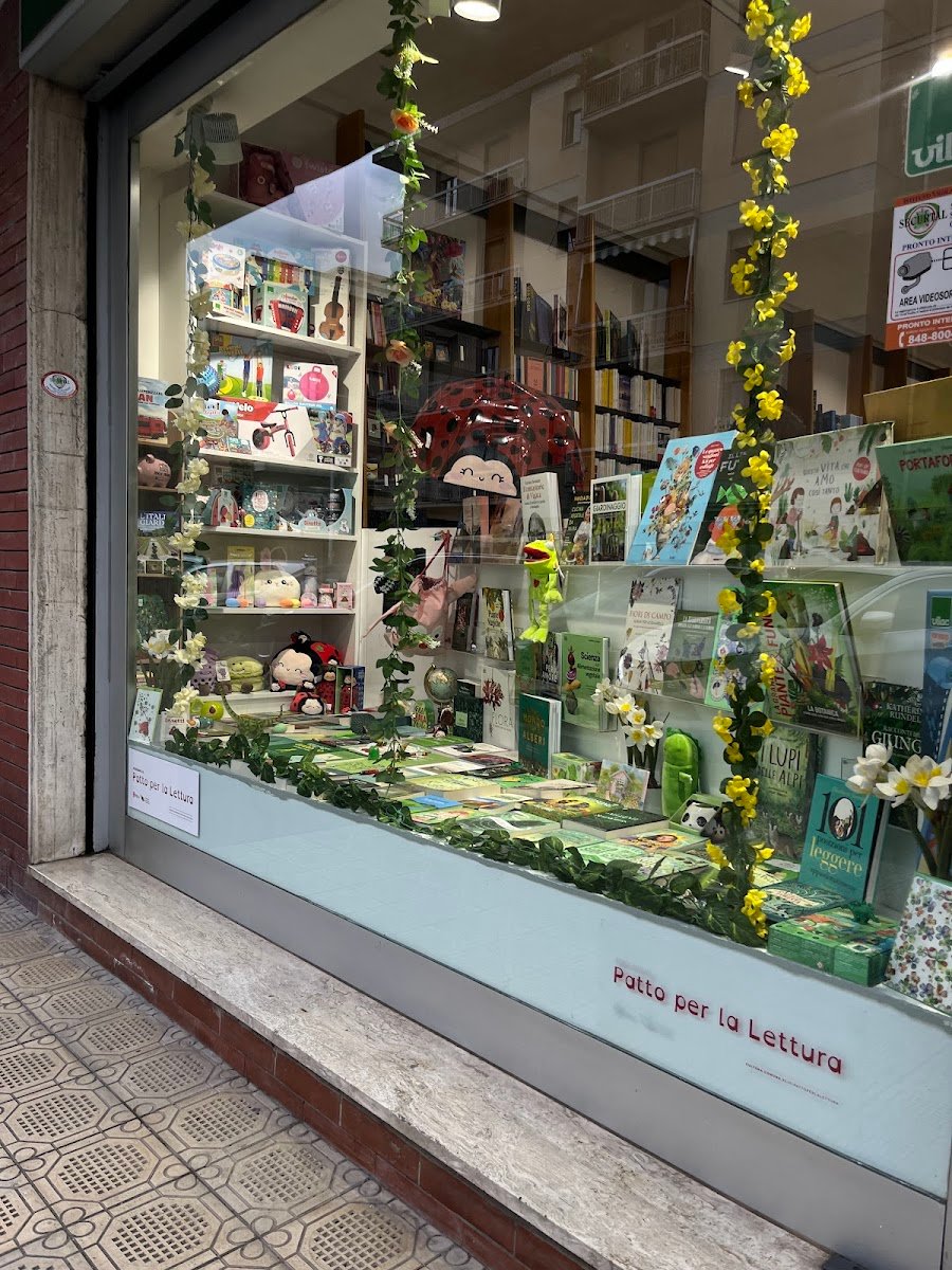 Libreria la Gioberti — Book store in Outer Florence, Florence