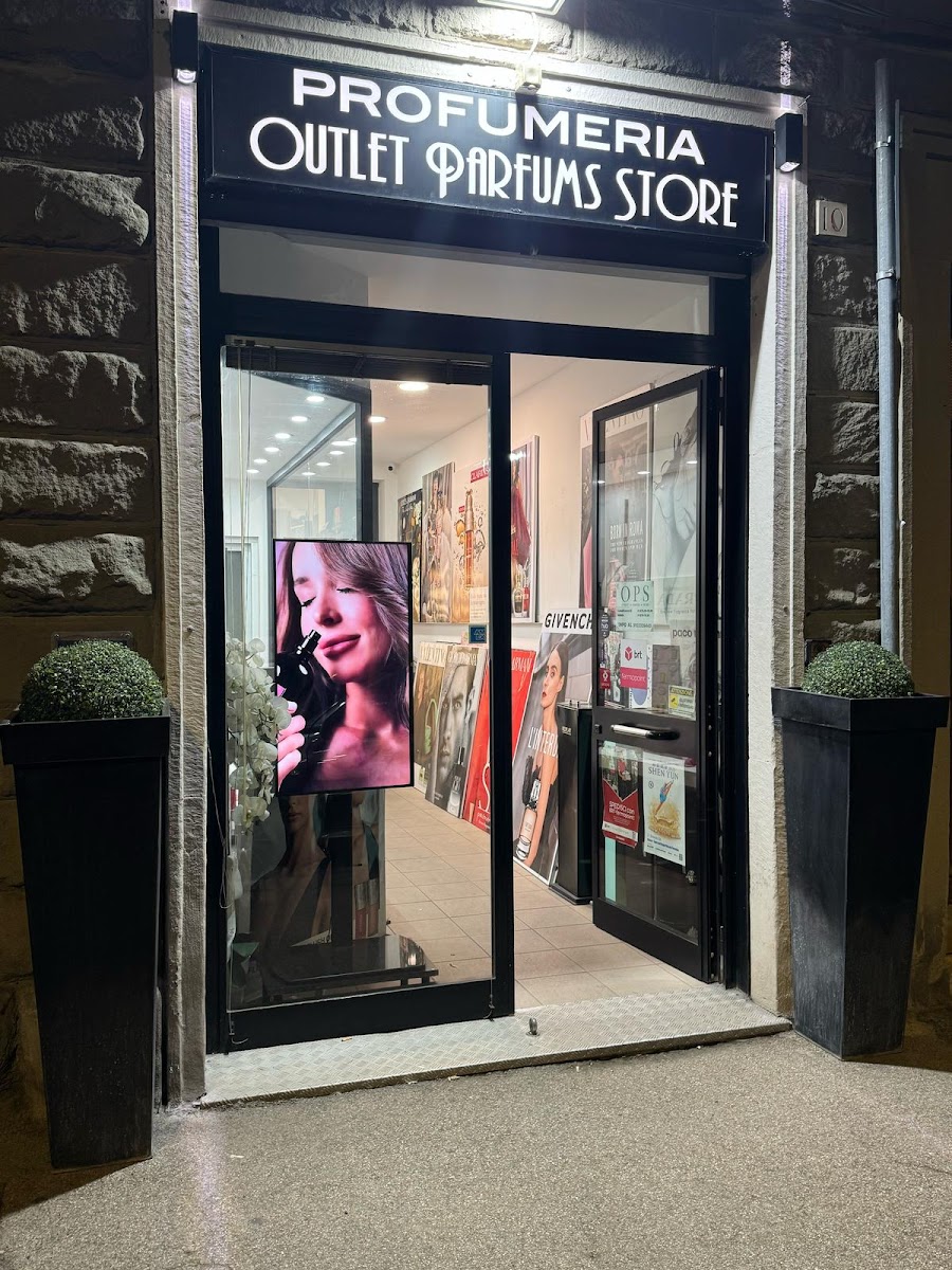 Stock parfums Store Outlet Store — Clothing store in Outer Florence, Florence