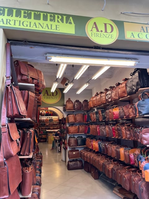 Adriano pelle ed Accessori — Store in San Lorenzo · Florence