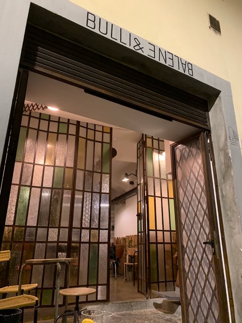 Bulli & Balene - Spritz e Cicchetti — Bar in Oltrarno · Florence