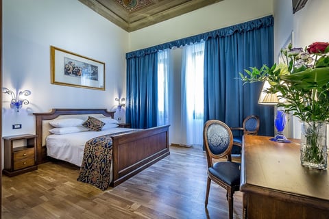HomEdo B&B — Bed and breakfast in San Lorenzo · Florence