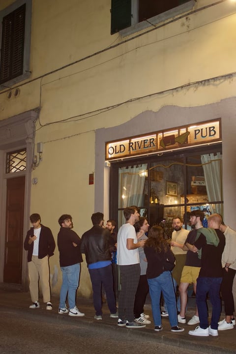 Old river pub — Pub in Oltrarno · Florence