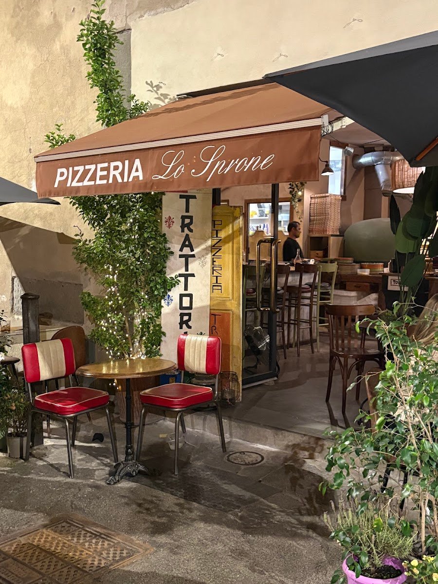 Pizzeria e Trattoria Lo Sprone — Restaurant in Oltrarno, Florence