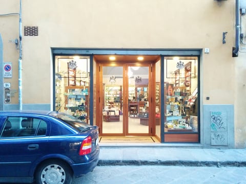 Profumeria Inglese — Clothing store in San Lorenzo · Florence