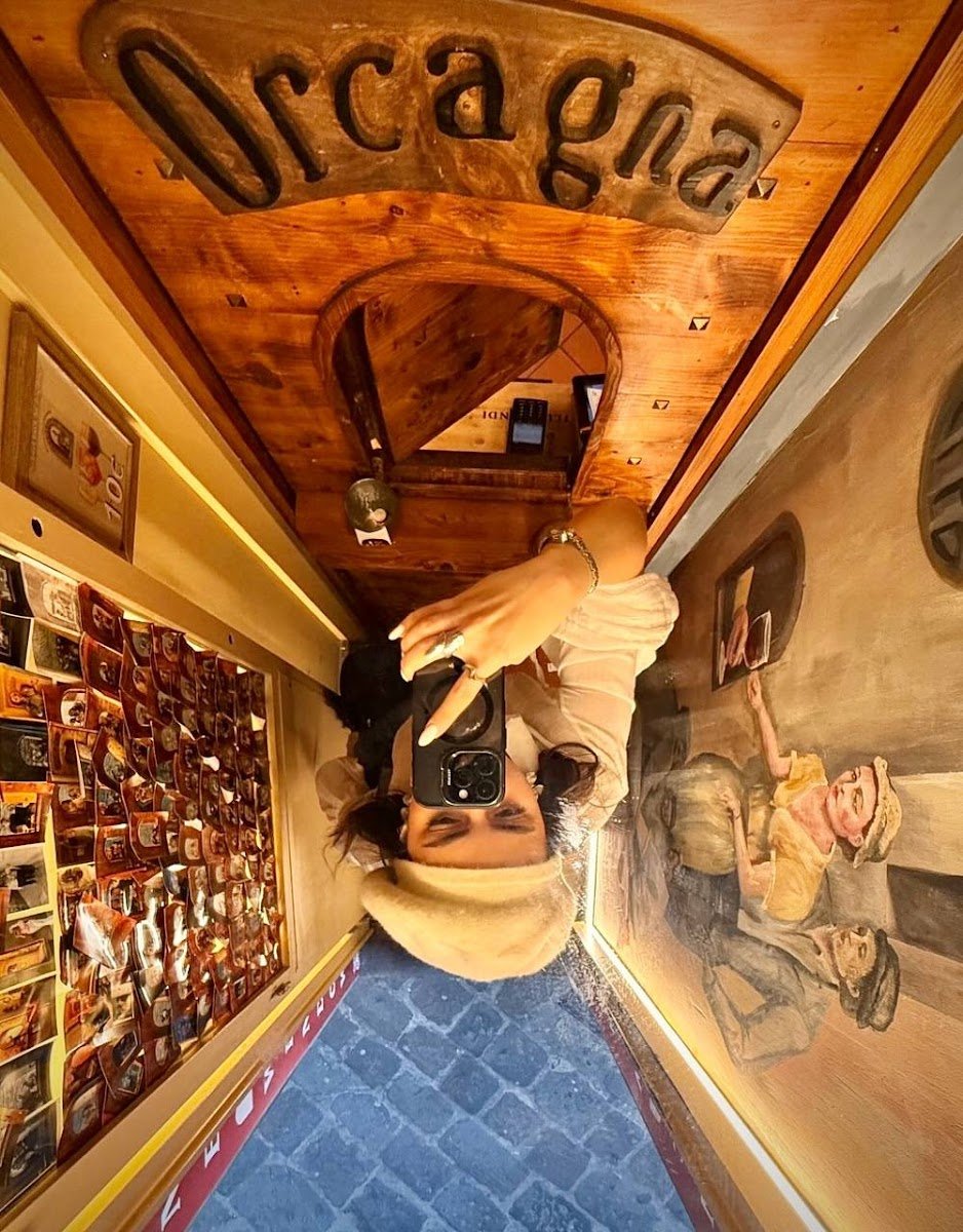 Wine Window Orcagna - Buchetta del vino — Wine bar in Centro Storico, Florence