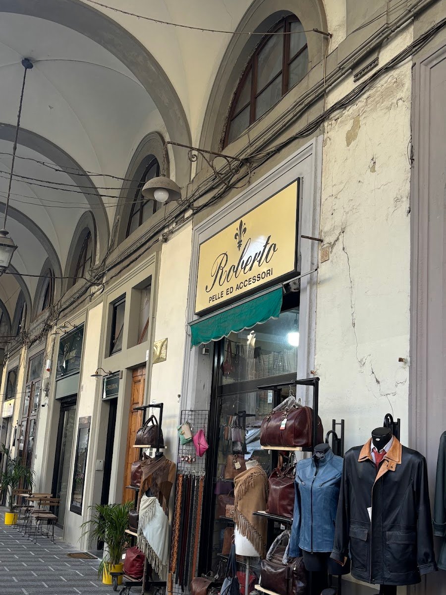 Roberto Pelle Ed Accessori — Store in San Lorenzo, Florence