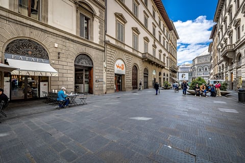 Martelli 6 Suite and apartments — Bed and breakfast in Centro Storico · Florence