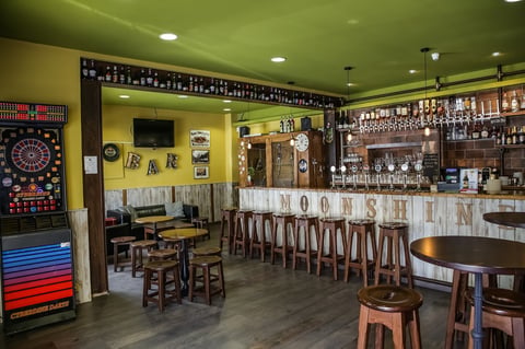 Moonshine — Pub in Outer Florence · Florence