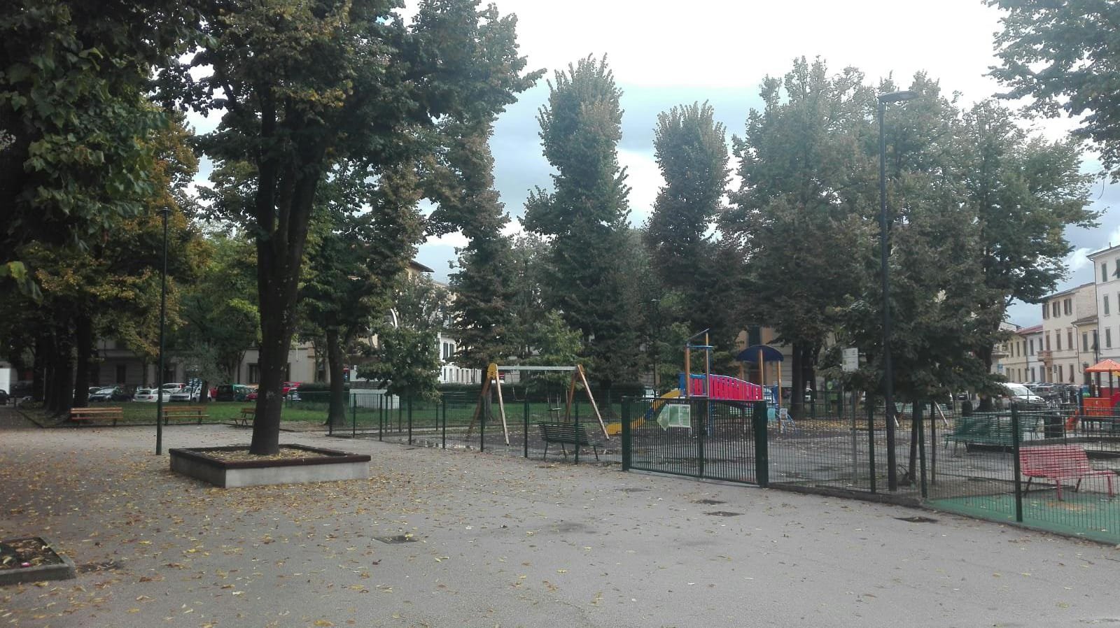 Giardino di piazza Cardinale Elia dalla Costa — City park in Outer Florence, Florence
