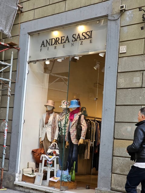Du Pareil au même FIRENZE DEI PANZANI — Clothing store in Santa Maria Novella · Florence