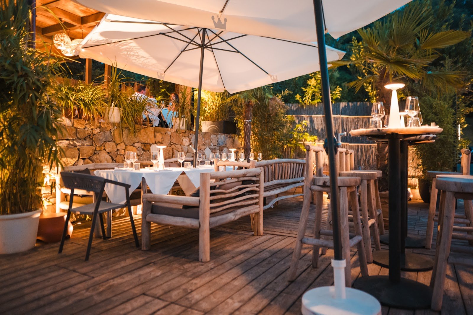 The Lodge Club — Restaurant in Oltrarno, Florence
