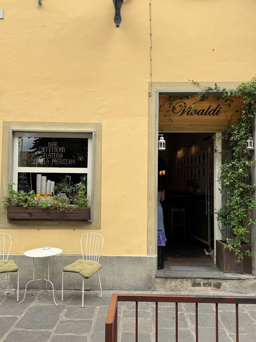 Vivaldi — Cafe in Oltrarno, Florence