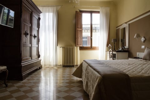 Guest House Domo Florenzia — Bed and breakfast in Santa Maria Novella · Florence