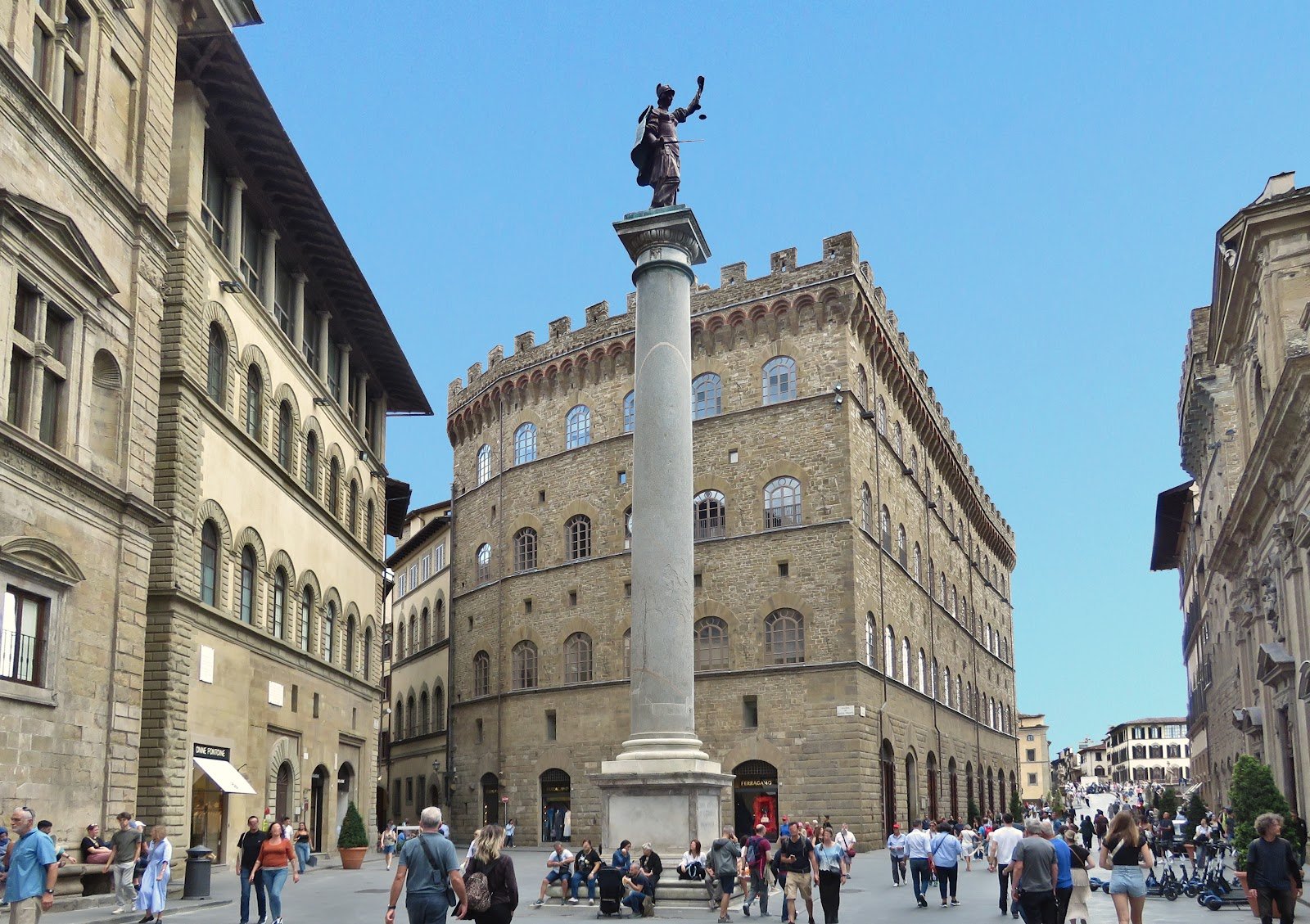 Piazza Santa Trinita — Historical landmark in Santa Maria Novella, Florence
