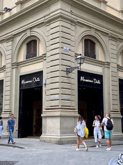 Massimo Dutti — Clothing store in Centro Storico · Florence