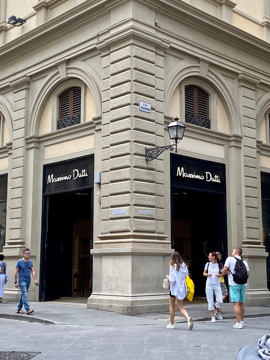 Massimo Dutti — Clothing store in Centro Storico, Florence