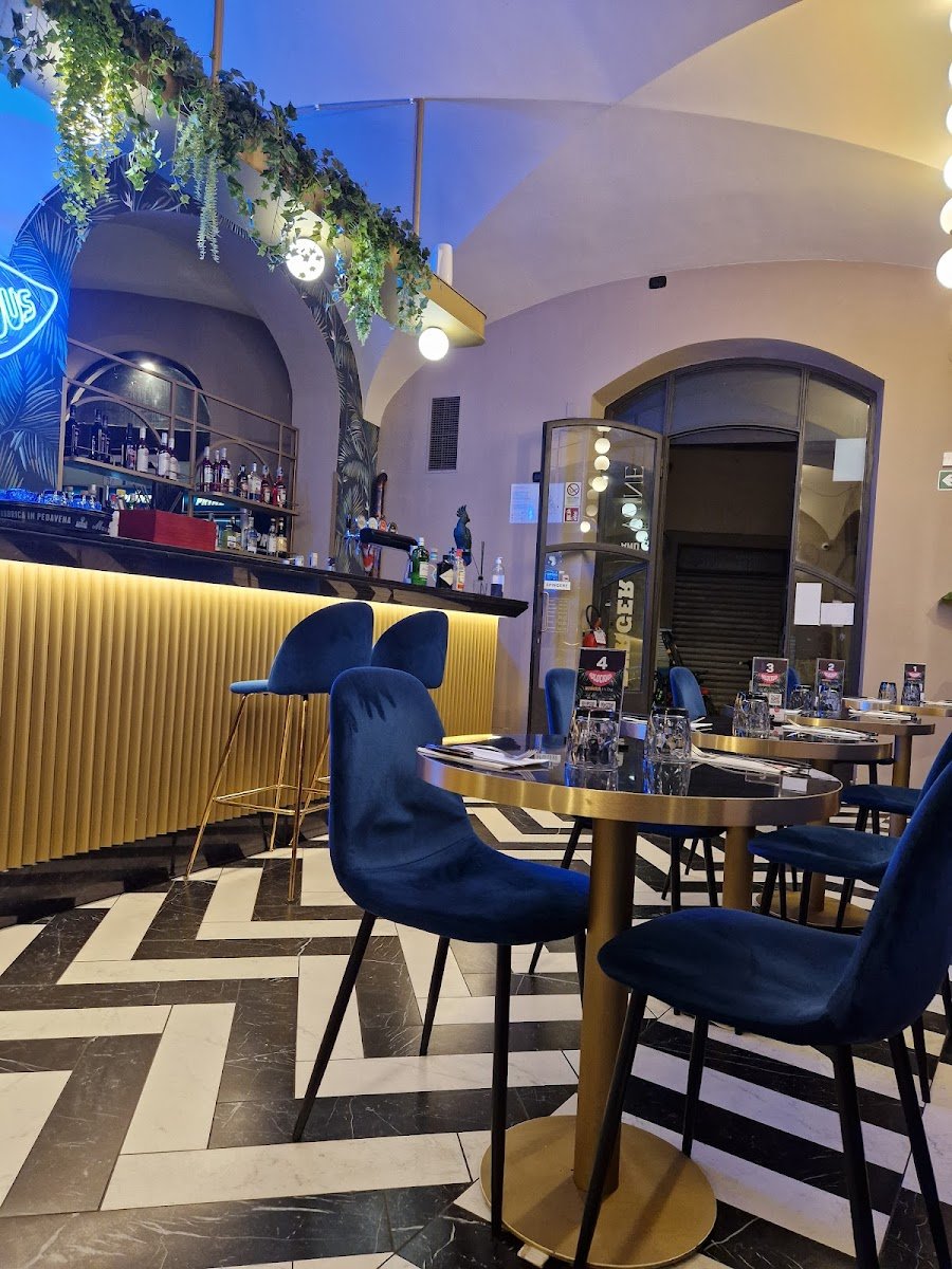 Golocious Burger&Wine Firenze — Restaurant in Santa Croce, Florence