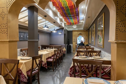 Delhi6 — Restaurant in Outer Florence · Florence
