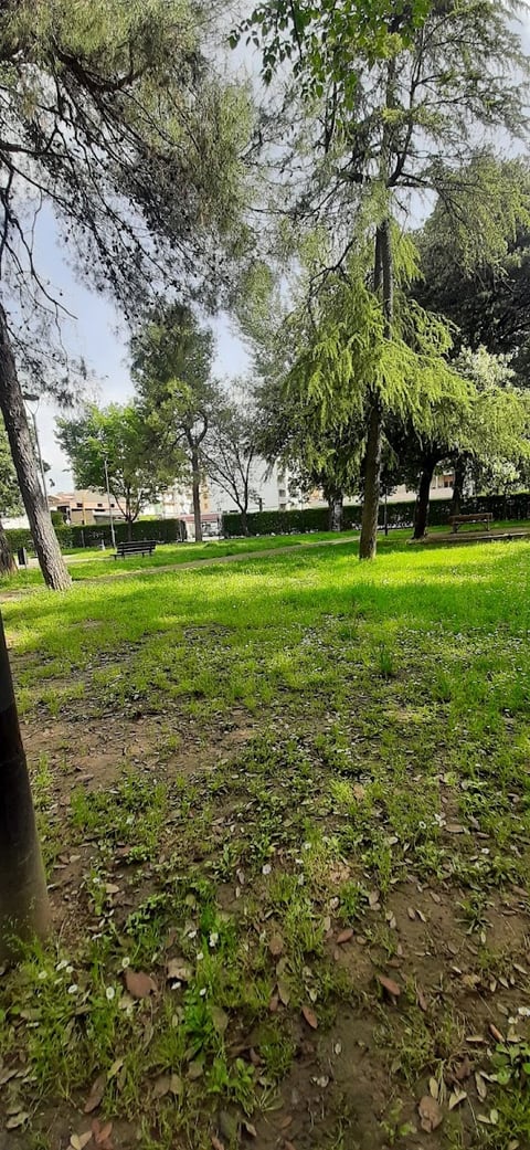 Giardino Piazza delle Medaglie d'Oro — Garden in Outer Florence · Florence